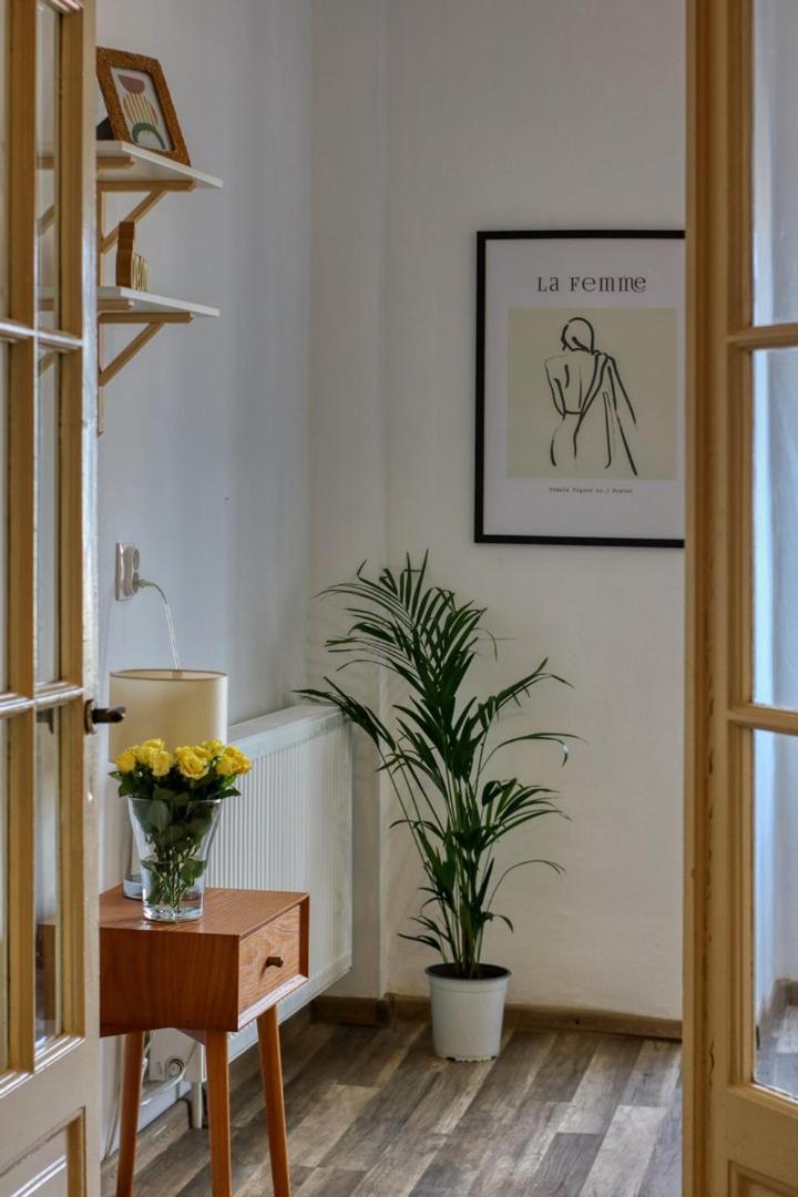 Central Charm Bucureşti Ngoại thất bức ảnh